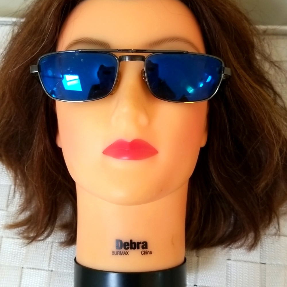 WOMAN'S FASHION SUNGLASSES NWOT
